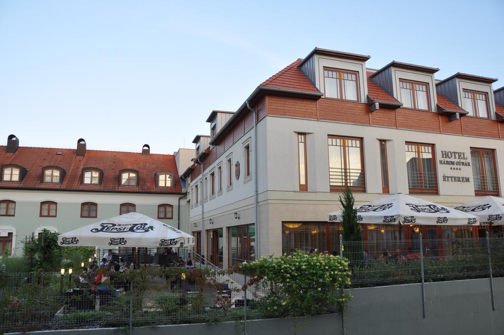 Hotel Harom Gunar Kecskemét Extérieur photo